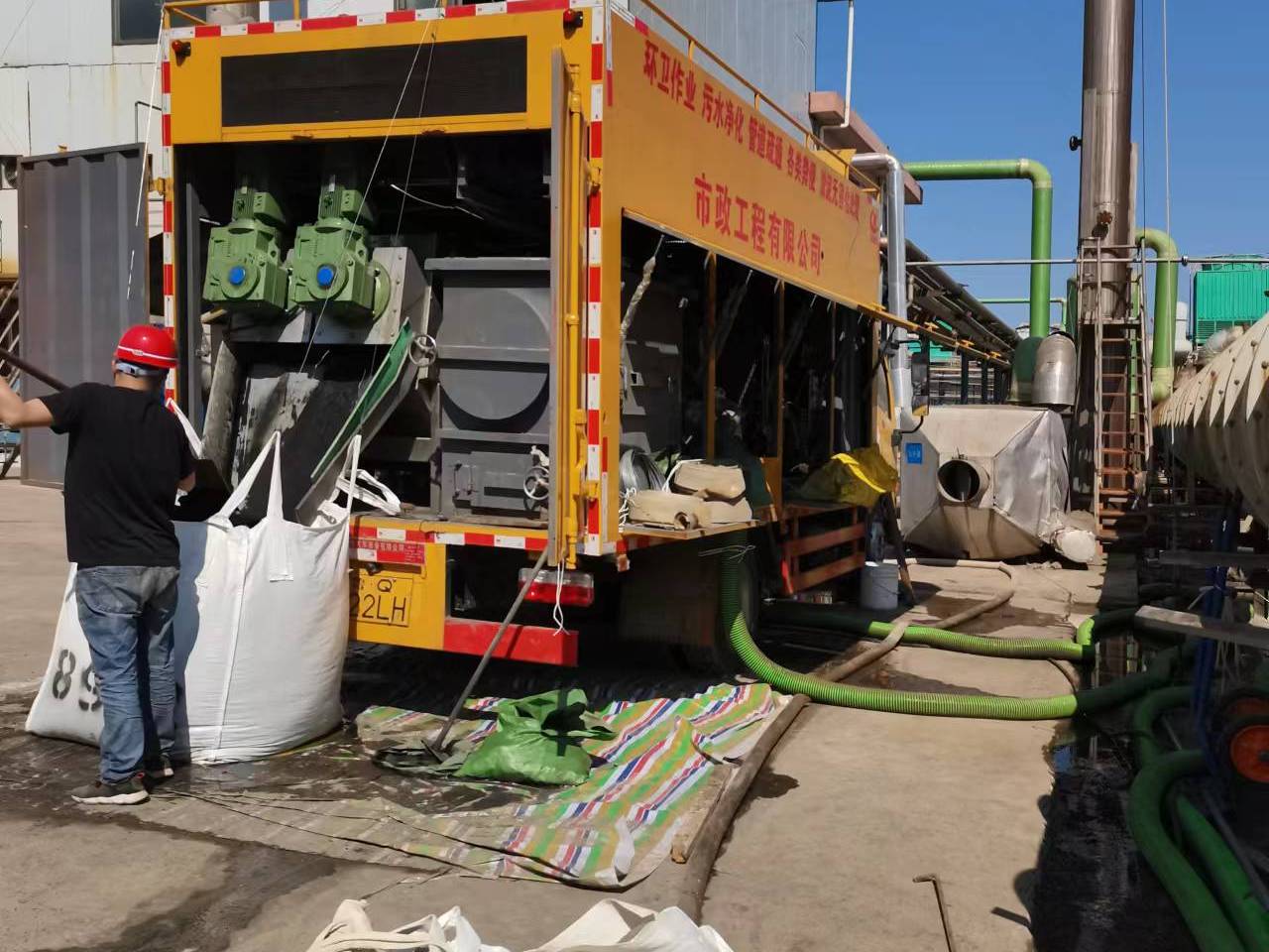 梁溪淤泥压干处理